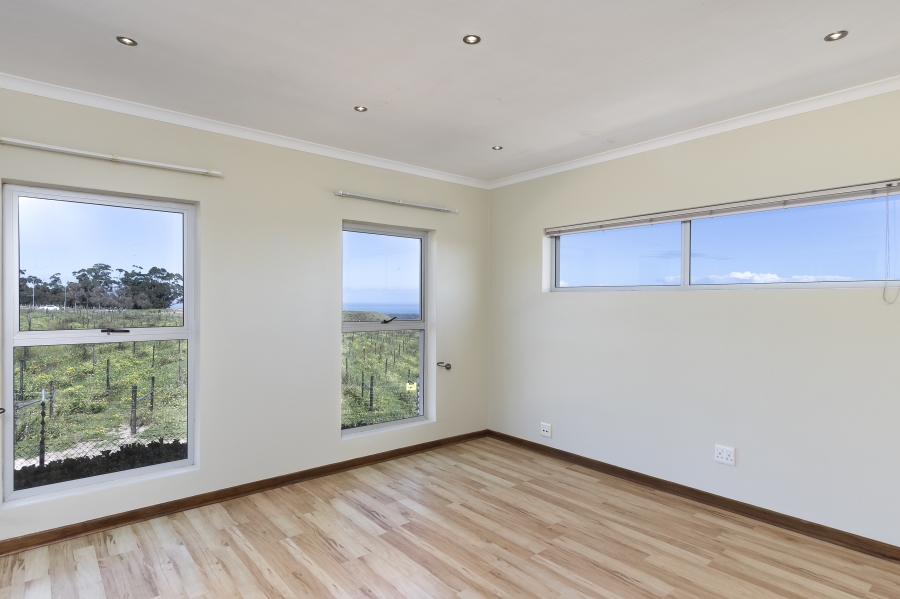 To Let 4 Bedroom Property for Rent in Heldervue Western Cape